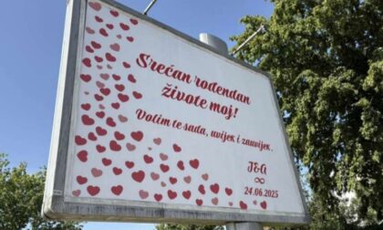 Dokaz ljubavi: U Banjaluci osvanuo bilbord koji je sve oduševio