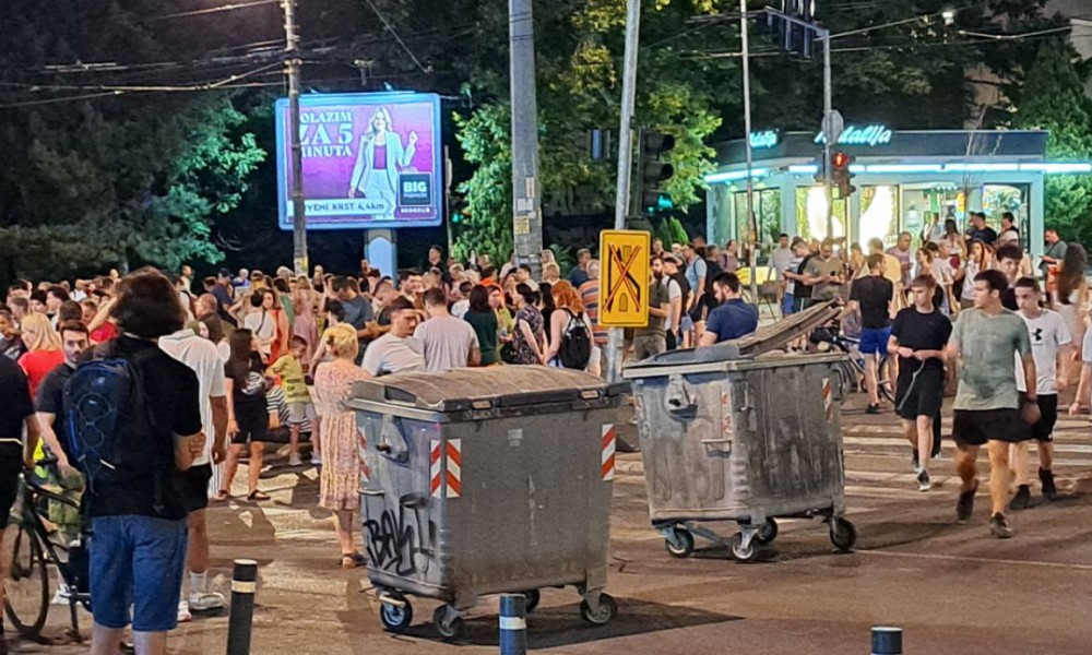 Oglasio se MUP Srbije: Uklonjene sve blokade, više privedenih tokom noći