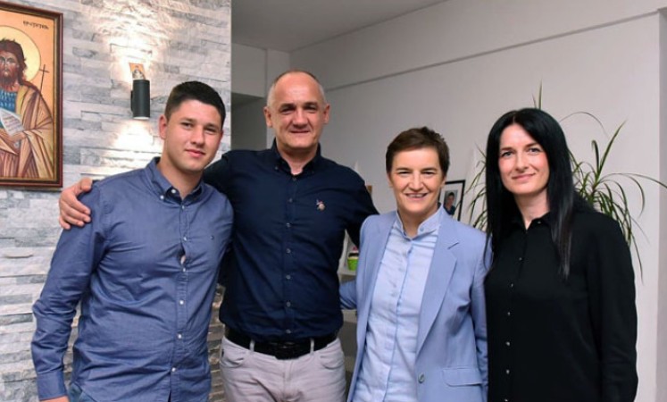 Brnabićeva u Doboju: Posjetila porodicu Miloša Pavlovića