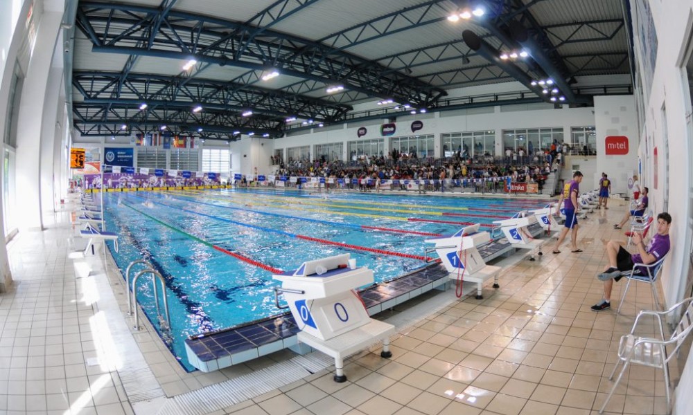 Ogorčeni roditelji i građani optužuju vlast u Banjaluci: “U ratu smo plivali, danas nam politika zatvara bazen”