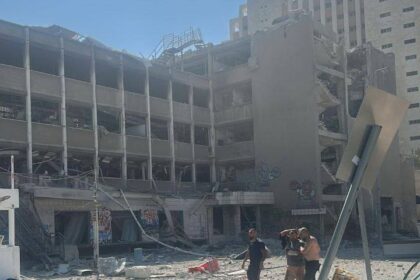 Odjekuju eksplozije: Iran opet napao Izrael balističkim projektilima FOTO/VIDEO