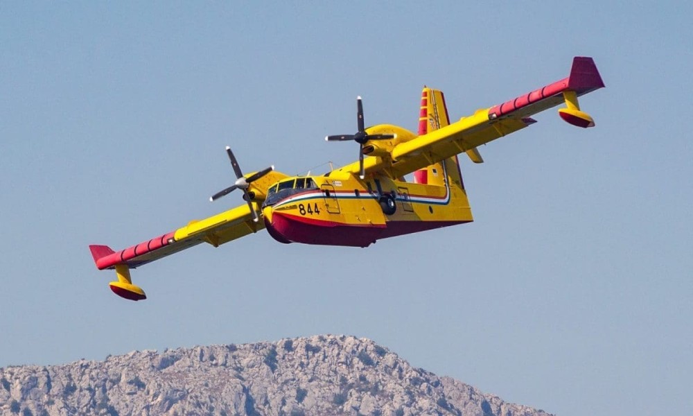 Nakon helikoptera iz Srbije: U Crnu Goru stigao i kanader iz Hrvatske