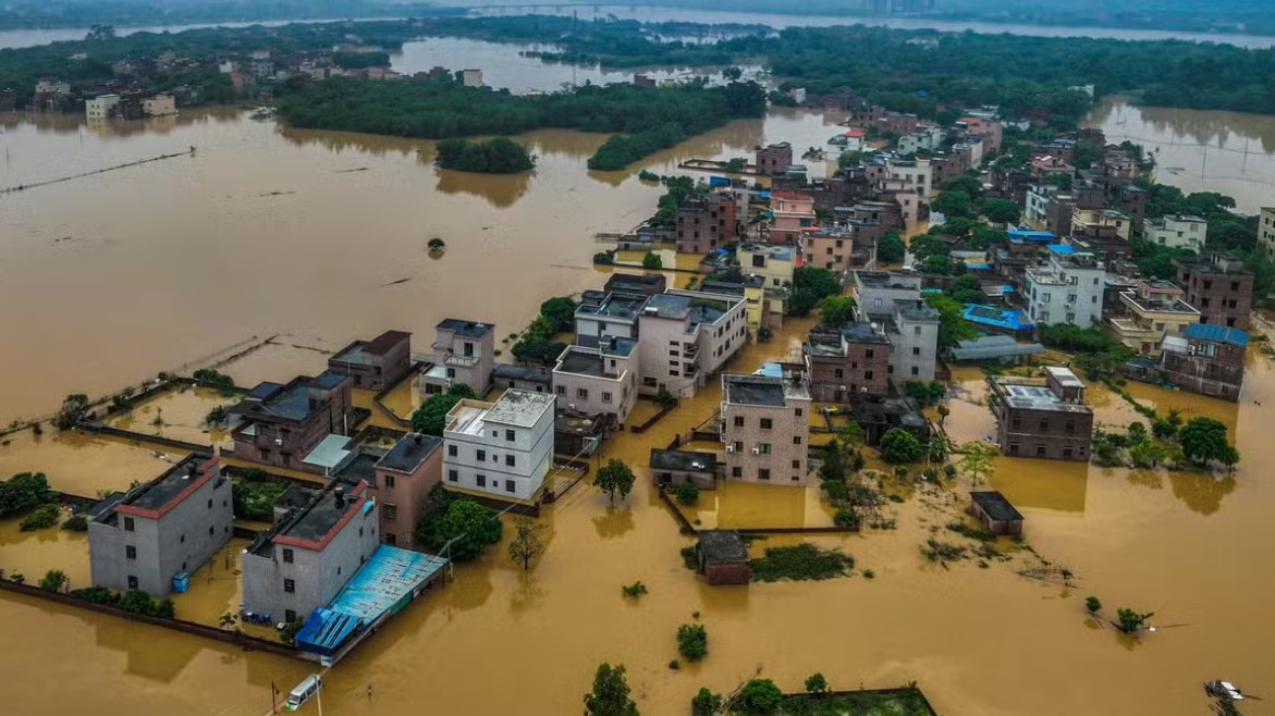 Poginulo šest osoba: Obilne kiše, poplave i evakuacija u Guidžou