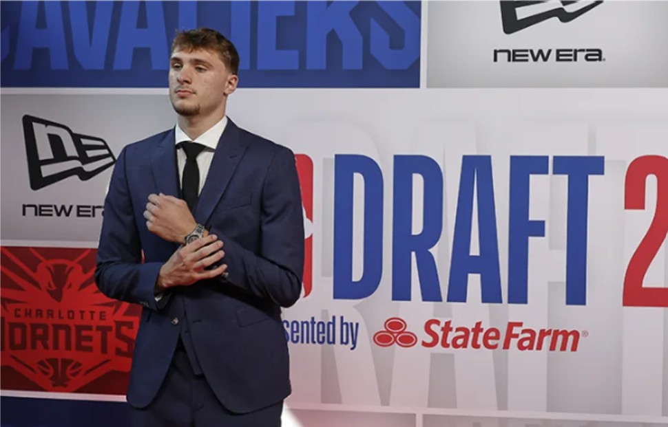 Fleg prvi pik: Generacijski talenat stigao u Dalas FOTO