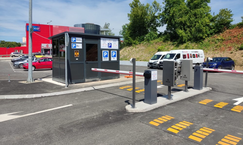 Nema mjesta, ali uđi da platiš: Ništa nije džabe na parkingu kod banjalučke Tržnice