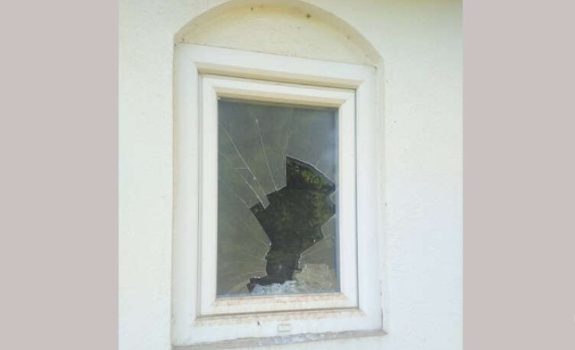 Na meti vandala: Novi napad na kapelu pravoslavnog groblja kod Kaknja