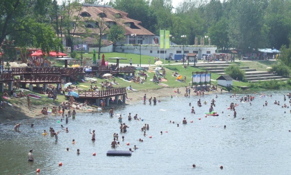 Nije mu bilo spasa: Mladić ušao u jezero do koljena, pa upao u rupu bez dna