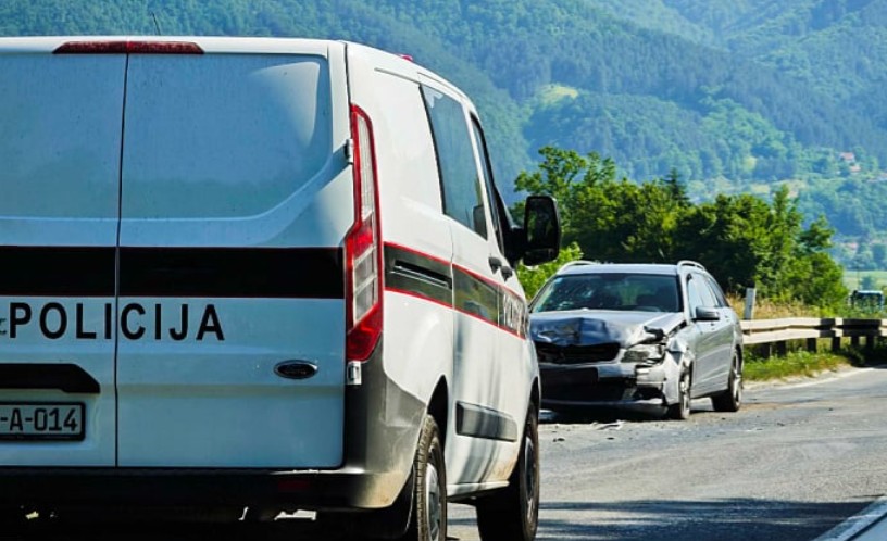 Udes na ulazu u tunel: Dvije osobe prevezene u Dom zdravlja