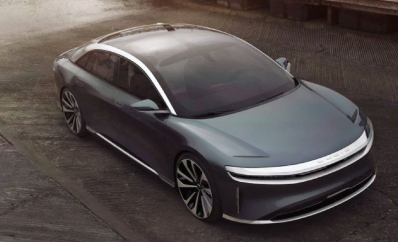 “Doza” tehničkih problema: Kupio auto od 110.000 dolara i sada ne može ni da uđe u njega