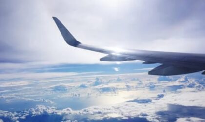 Avion prinudno sletio: Najmanje devet ljudi povrijeđeno, među njima i dijete (2)