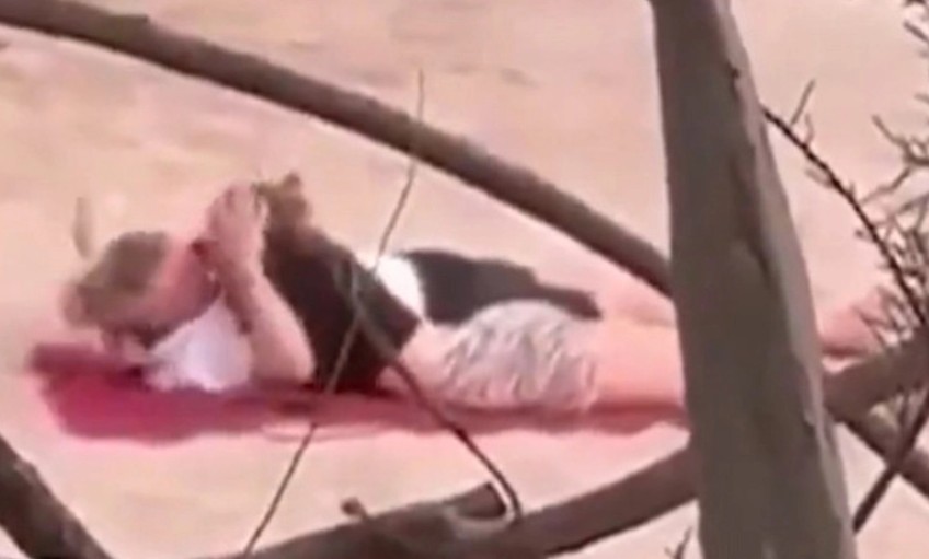 Snimljen na plaži: Švajnštajger ljubi novu djevojku VIDEO