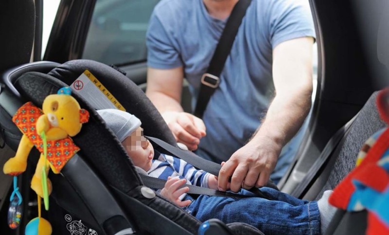 Ostavila bebu u autu na vrućini pa reakcijom zgrozila ljude: “Ne pravi takvu dramu”