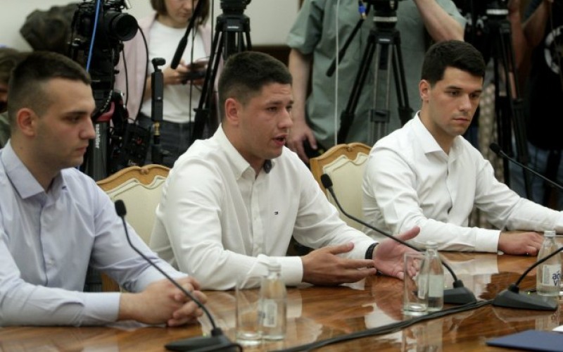 Studenti koji žele da uče odložili štrajk glađu do Vidovdana: Ostajemo u Pionirskom parku