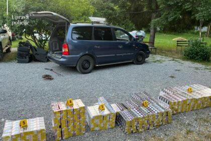 Policija kontrolisala vozilo: Zaplijenjeni duvanski proizvodi vrijedni oko 19.000 evra