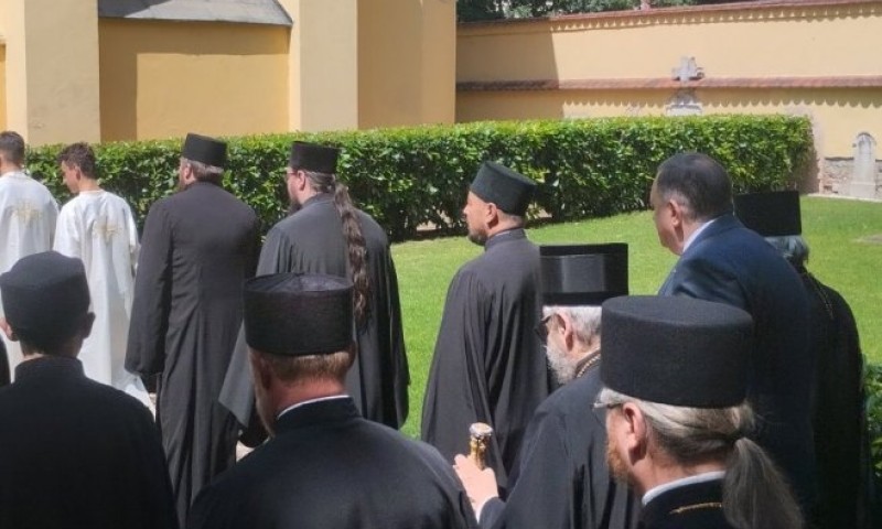 Dodik u Budimpešti: U porti hrama dočekao ga mitropolit Lukijan VIDEO
