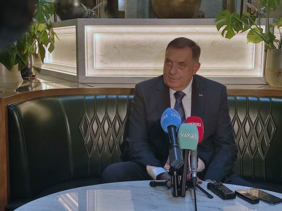 Dodik iz Budimpešte: U BiH neće biti vraćen nijedan migrant