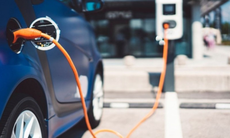 Hibridi u porastu, nedostatak subvencija koči rast: Pad tržišta električnih vozila u dijelu BiH