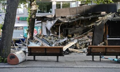 Strahota! Tramvaj iskočio iz šina i udario u piceriju – sedmoro ljudi povrijeđeno