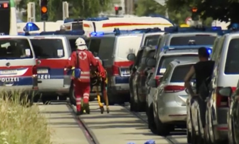 Spaseni mnogi životi! Djeca od pomahnitalog napadača iz škole u Gracu pobjegla u supermarket