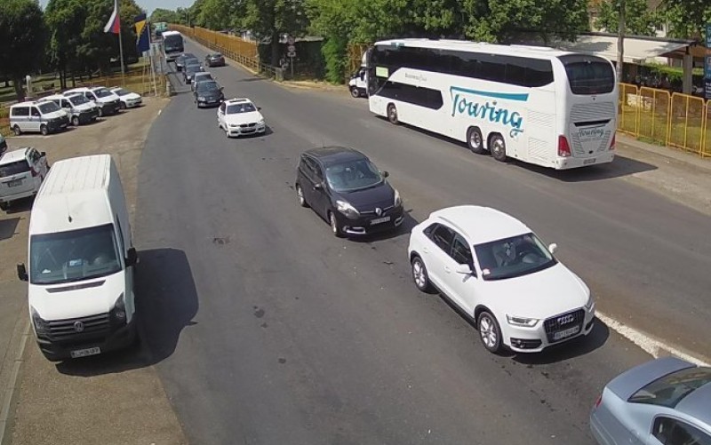 Naoružajte se strpljenjem: Duge kolone na ulazu u BiH na ovim graničnim prelazima