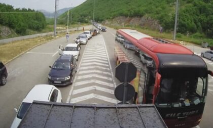 Vozačima se savjetuje oprez i strpljenje: Gužve na ulazu u BiH, ali i na izlazu