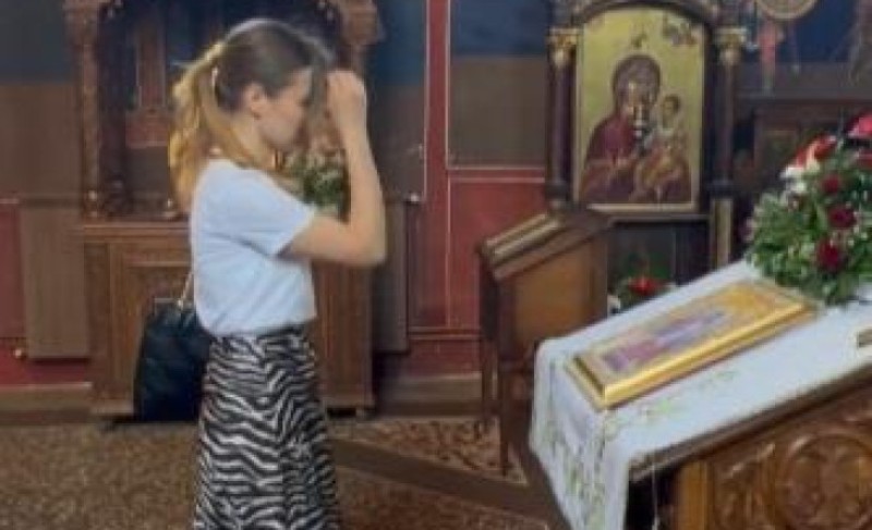 Utvrđena pravila, običaji i norme: Evo kako se se pravilno krsti pred ikonom VIDEO
