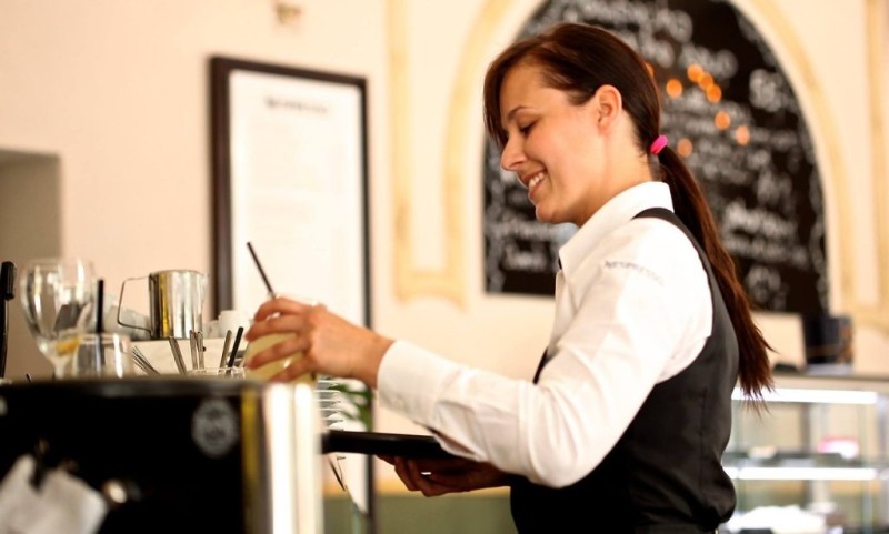 Prilika koja se ne propušta: Sezonci na primorju mogu zaraditi i do 5.000 evra mjesečno