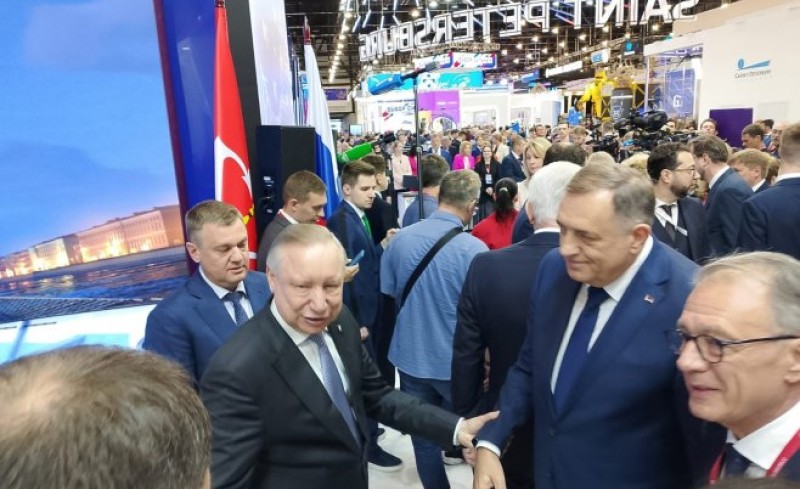 Međunarodni ekonomski forum: Predsjednik Srpske posjetio štand Sankt Peterburga VIDEO