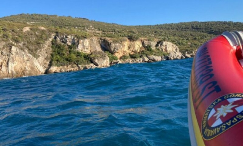 Gumenjak nađen, od njega ni traga ni glasa: Mušakarac nestao u moru, u toku potraga