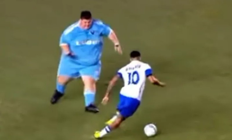 Društvene mreže se usijale: Nejmar zaigrao fudbal sa poznatim “debeljucom” VIDEO