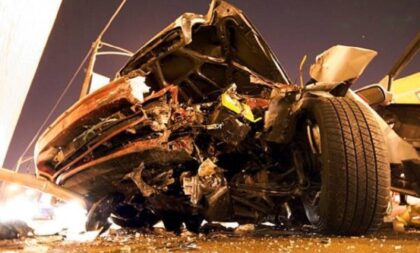 Tragedija u zoru! “Porše” uništen, djevojka (20) poginula, a muškarcu (31) se bore za život