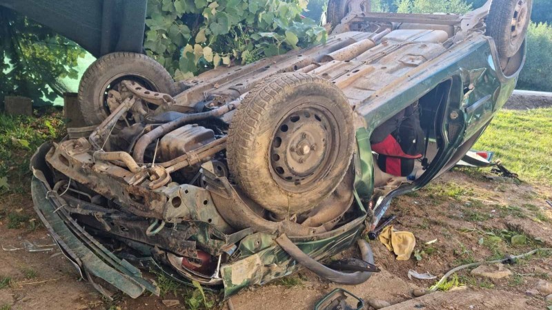 Saobraćajka u ovom dijelu BiH: Automobil završio na krovu, intervenisali vatrogasci