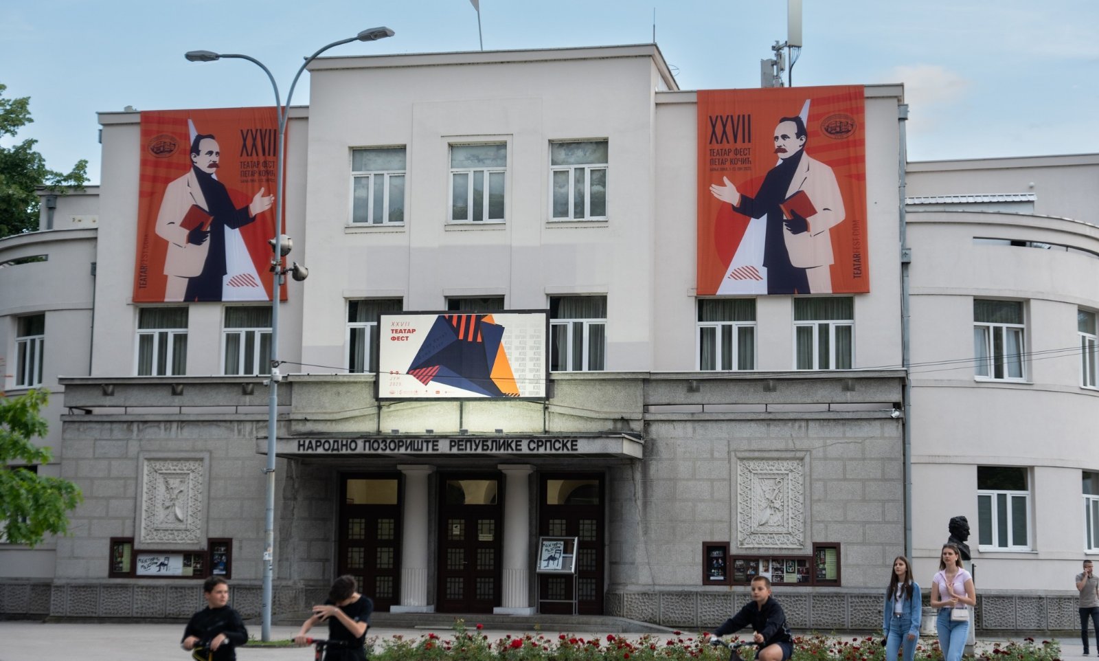 “Fenomenalna manifestacija u Banjaluci”: Dodik pokrovitelj Teatar festa “Petar Kočić” VIDEO