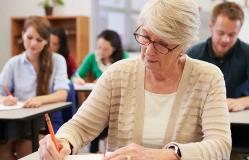 Iz Republike Srpske “pale” u inostranstvo: Duplo više odraslih u školskim klupama