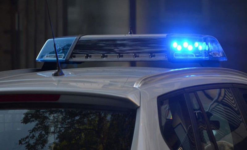 Stravičan pokušaj ubistva: Zaletio se kolima u bivšu djevojku, pa počeo da puca