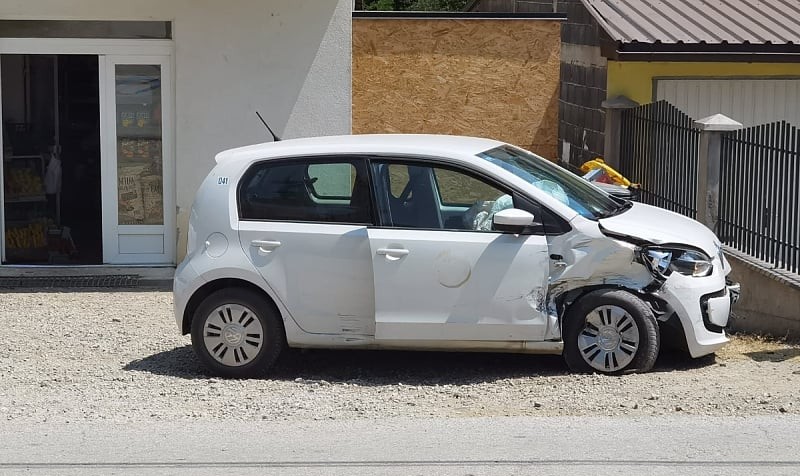 Nađeno vozilo VIK-a koje je ukradeno u Sarajevu: Vozač pokušao pobjeći policiji pa slupao auto