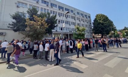 Podrška pred sudom u Banjaluci! Nešković: Novac koji je pronađen kod Miličevića legalan FOTO/VIDEO