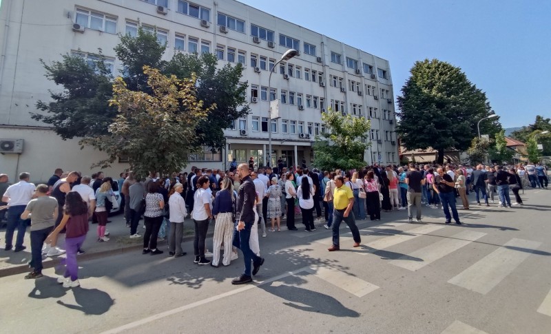 Podrška pred sudom u Banjaluci! Nešković: Novac koji je pronađen kod Miličevića legalan FOTO/VIDEO