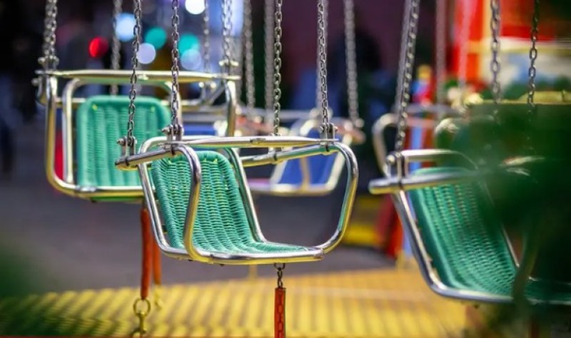 Pala šipka! Više osoba među kojima su i djeca povrijeđeno na ringišpilu, uhapšen vlasnik