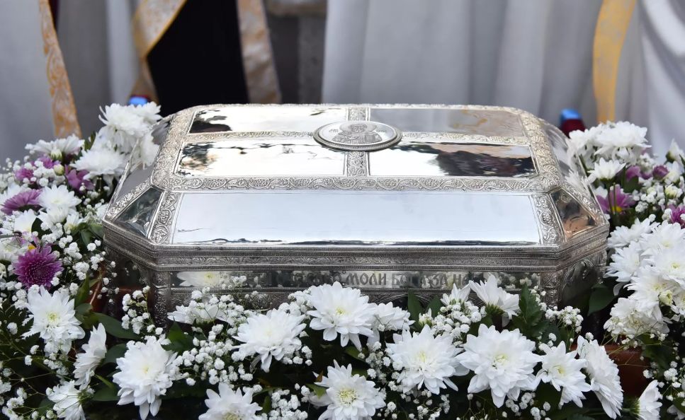 SPC: Hiljade vjernih se poklonilo ruci Svetog Save