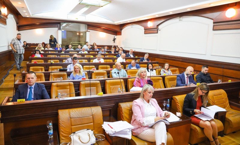 Odbornici o Stanivukovićevom prijedlogu drastičnih mjera za štednju vode: “Hoćete li uvesti video nadzor u toalete?”