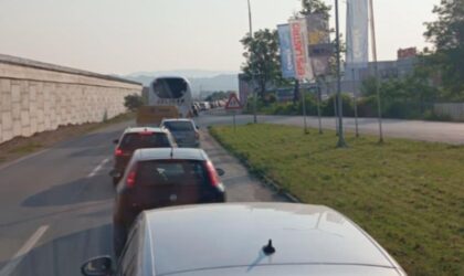 Vozači, usporite u ovom dijelu BiH: Teška nesreća – u sudaru povrijeđene tri osobe