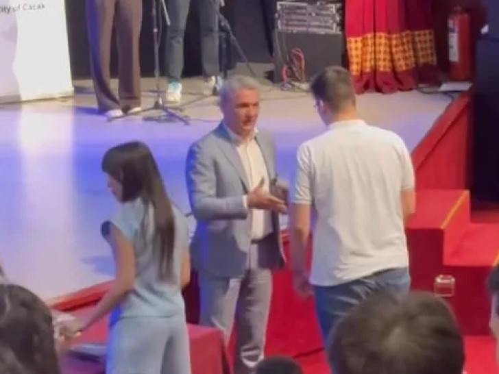 „Ko ne skače, taj je ćaci“: Vukovci odbili rukovanje sa gradonačelnikom VIDEO