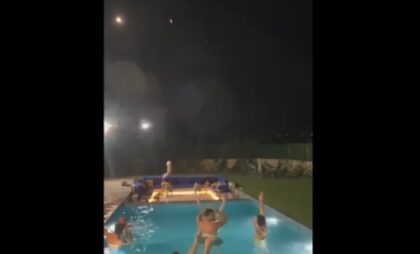 Navijaju dok se na nebu vodi borba: Pravili žurku na bazenu i gledali raketni napad na Izrael