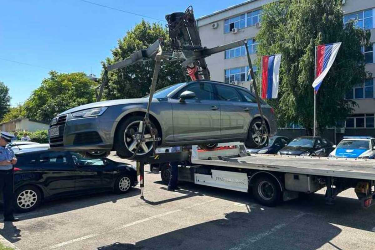Zbog potjernice Interpola: Od državljanina BiH oduzet skupocijeni automobil