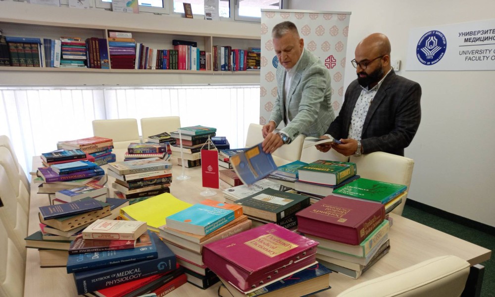 Škrbić o donaciji: Medicinskom fakultetu na poklon udžbenici iz Amerike