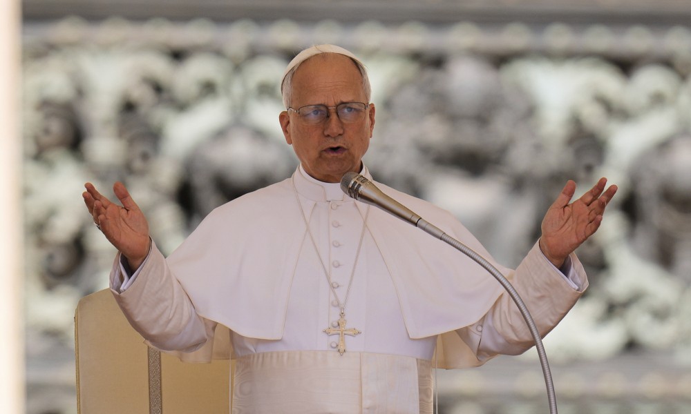 Papa kritikovao Trampa: Pozvao katolike da pomažu imigrantima