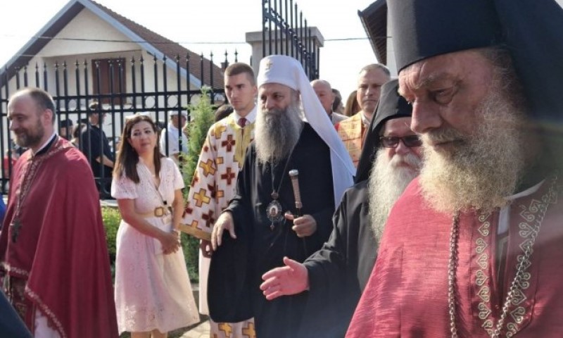 Služiće liturgiju u pomen stradalim Srbima: Patrijarh Porfirije stigao u Bratunac
