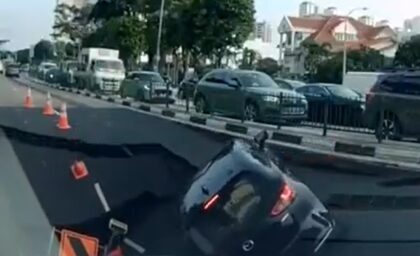 Iznenada se otvorila na putu: Automobil nestao u džinovskoj rupi VIDEO