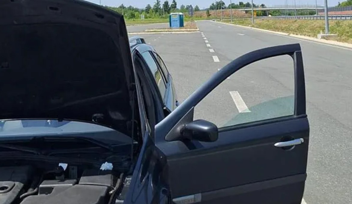 Čovjeku se pokvario automobil na auto-putu prema Prnjavoru: Sin zatražio pomoć FOTO